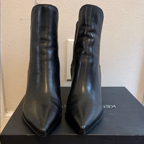 Kendall & Kylie Sleek Black Ankle Boots - Picture 2 of 6